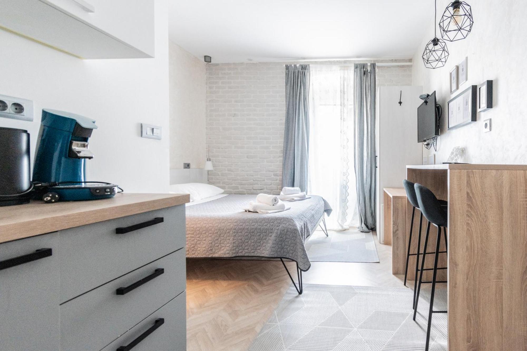 L&B Old Town Studio Apartments プーラ エクステリア 写真