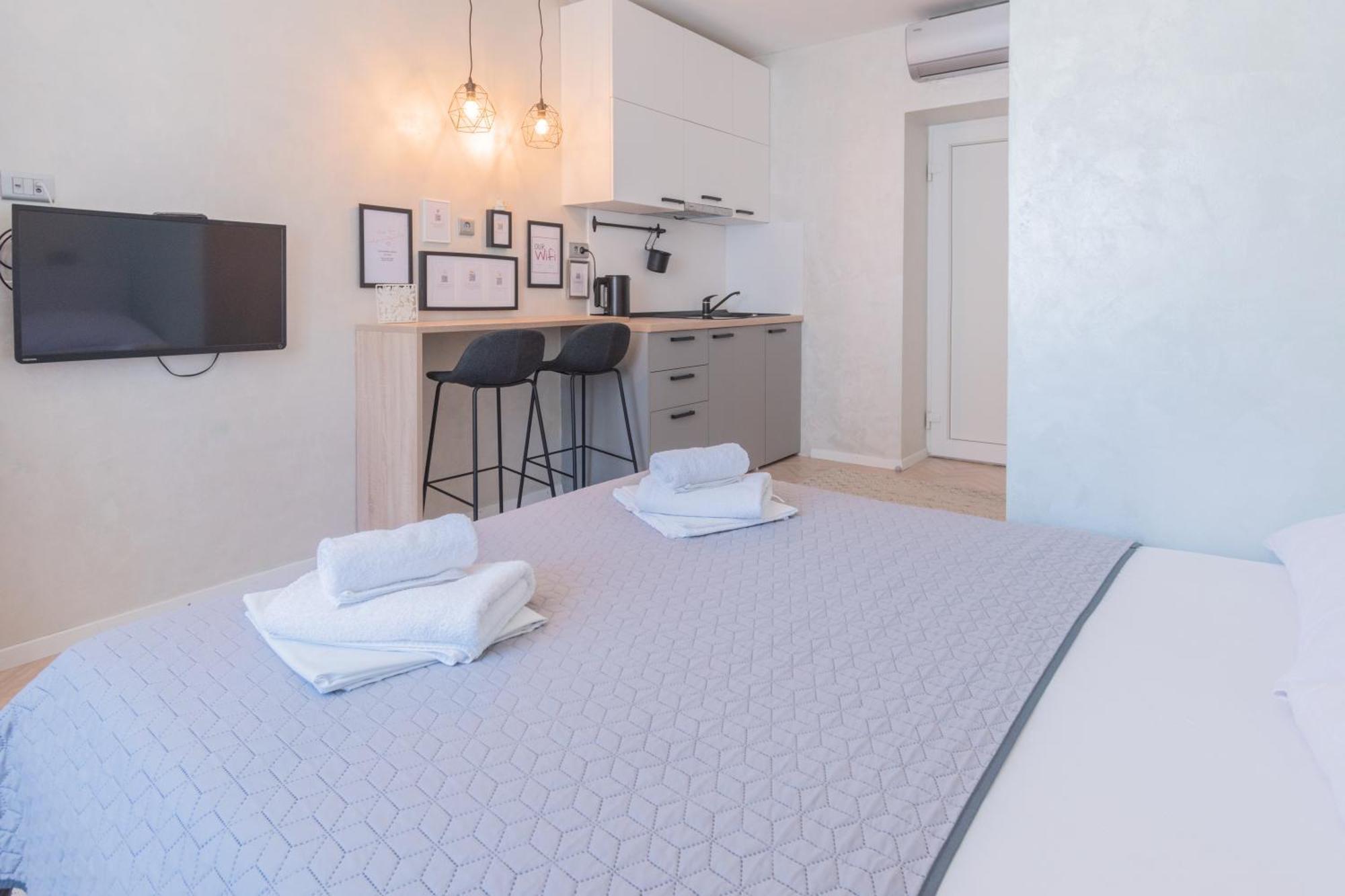 L&B Old Town Studio Apartments プーラ エクステリア 写真