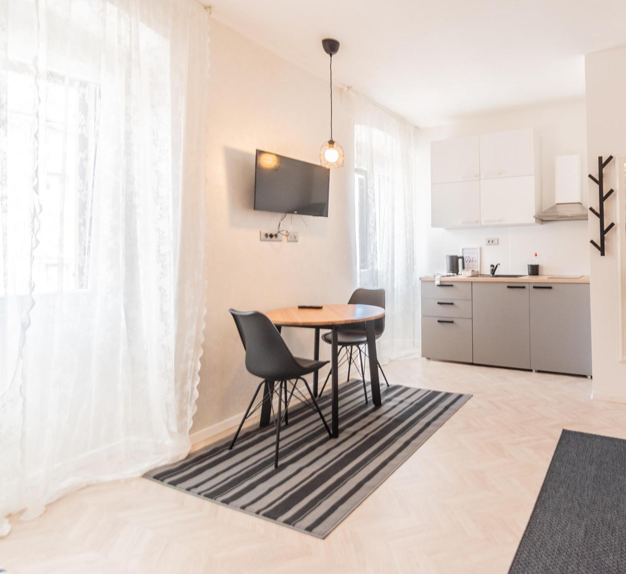 L&B Old Town Studio Apartments プーラ エクステリア 写真